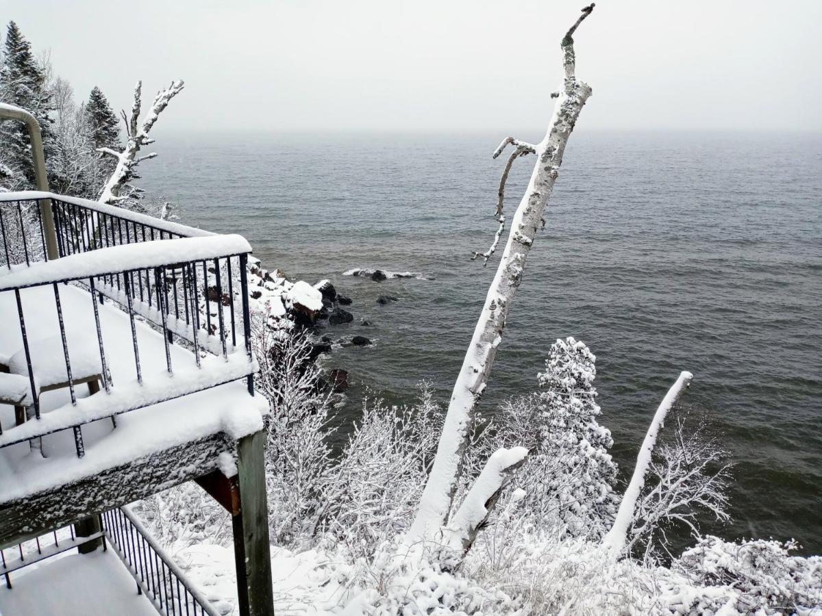 Cliff Dweller On Lake Superior Tofte Extérieur photo