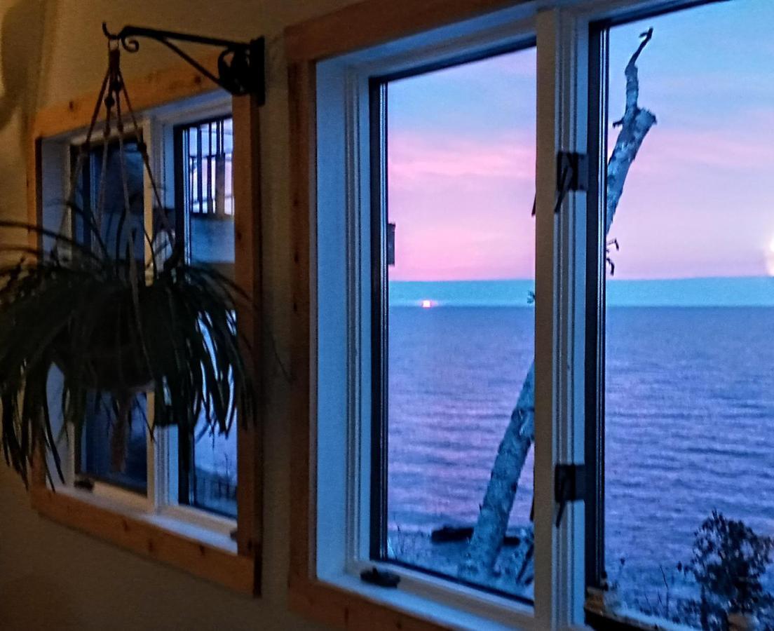 Cliff Dweller On Lake Superior Tofte Extérieur photo