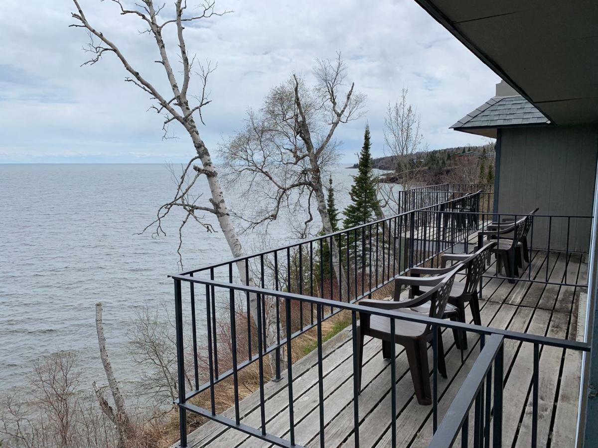 Cliff Dweller On Lake Superior Tofte Extérieur photo